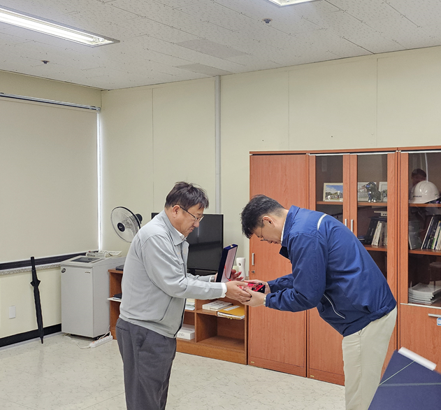 HR스탠다드, HD현대중공업으로부터 감사패를 받았어요!